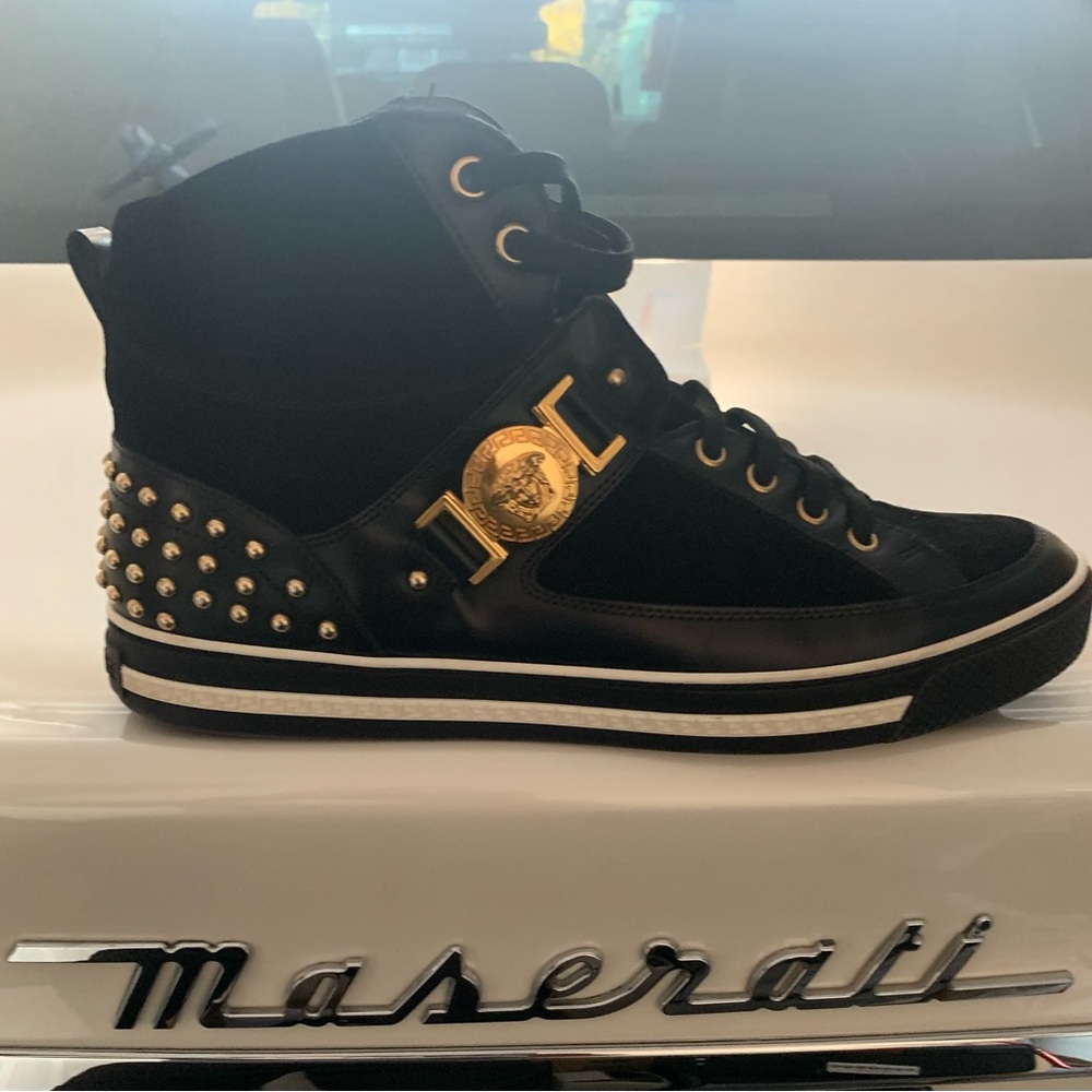 Black Versace studded shoes. Size 42 like new